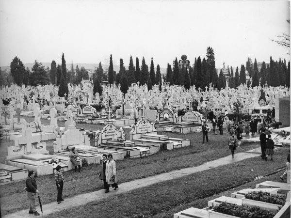 Vista general de enterramientos en el Cementerio de Bilbao.