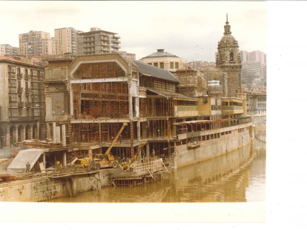 Mercado de la Ribera inundaciones en obras y remodelado
