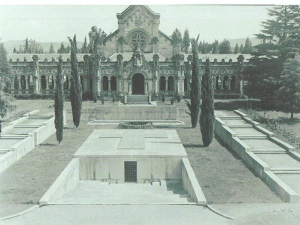 Mausoleoaren kriptaren inaugurazioa