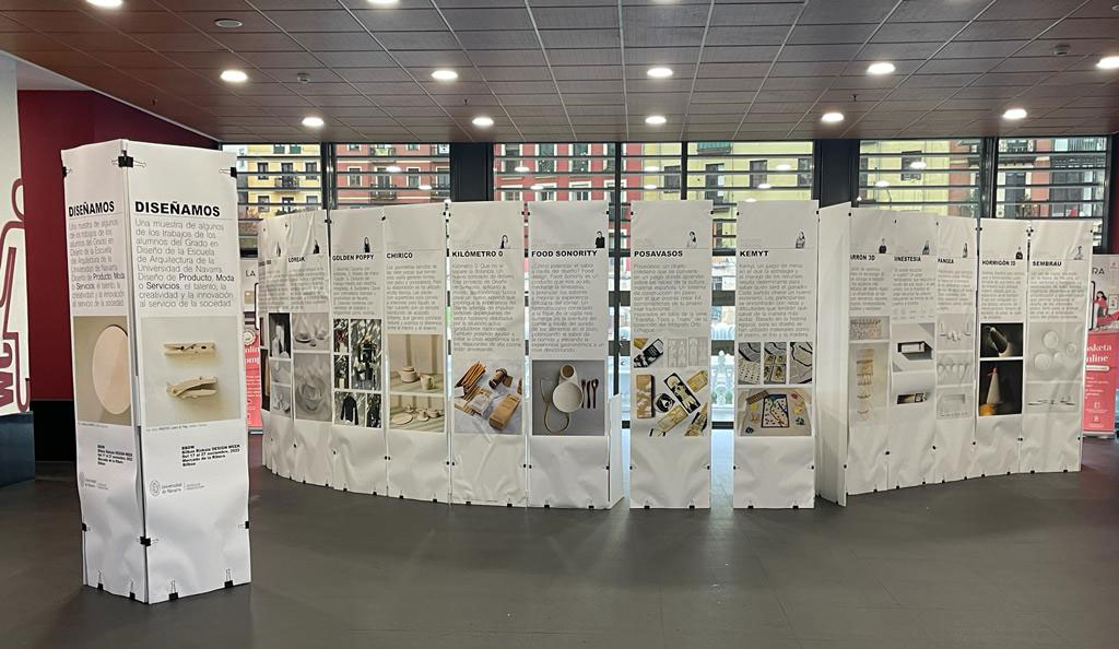 El alumnado del grado de Diseño de la Escuela de Arquitectura de la Universidad de Navarra expone gran variedad de objetos y obras de diseño en el atrio del Mercado de la Ribera
