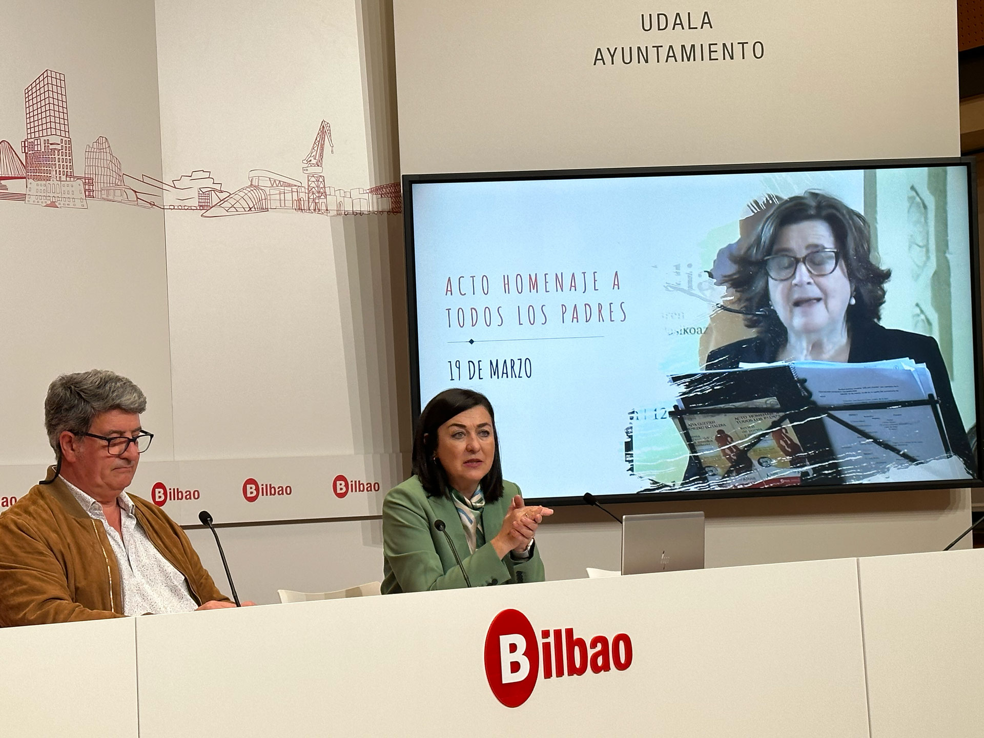 Yolanda Díez y José Antonio Fernández Celada ofreciendo rueda de prensa a los medios de comunicación