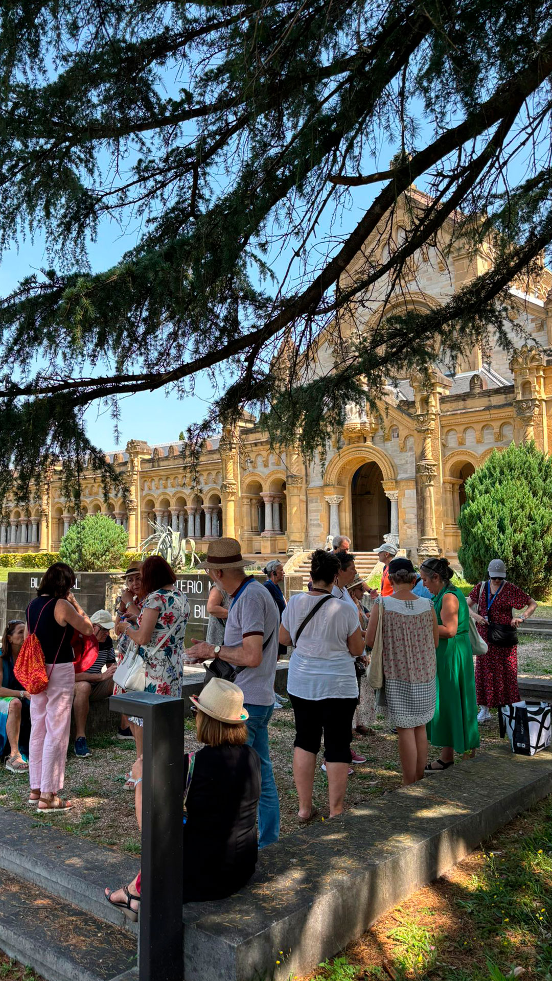 Visita guiada de mujeres singulares en el Cementerio de Bilbao