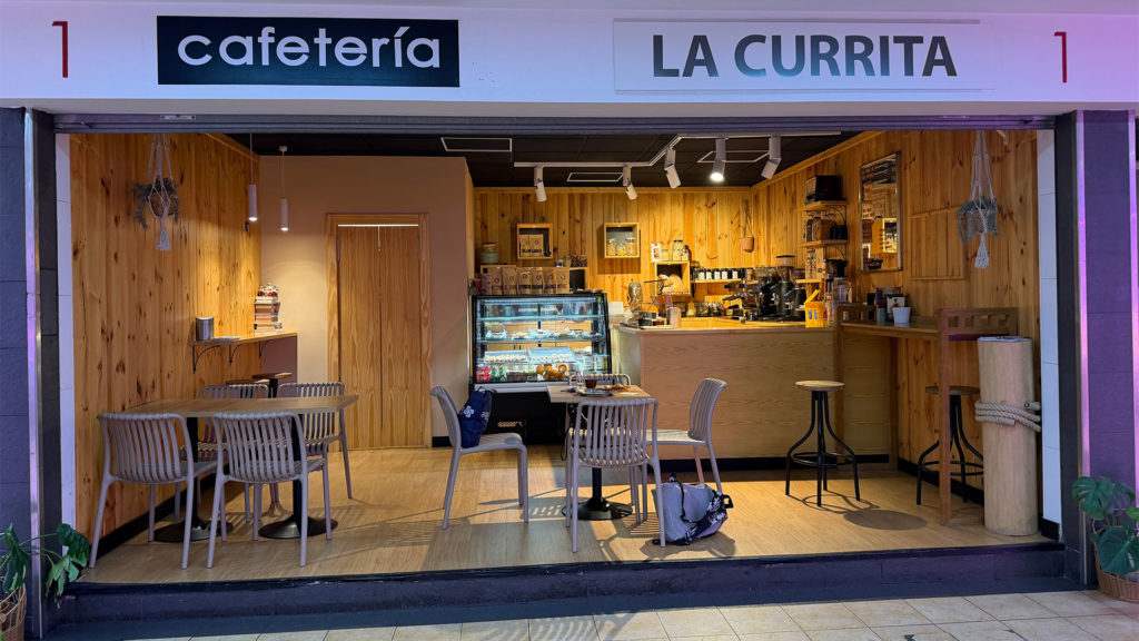 Puesto 1 del Mercado del Ensanche. Cafetería La Currita